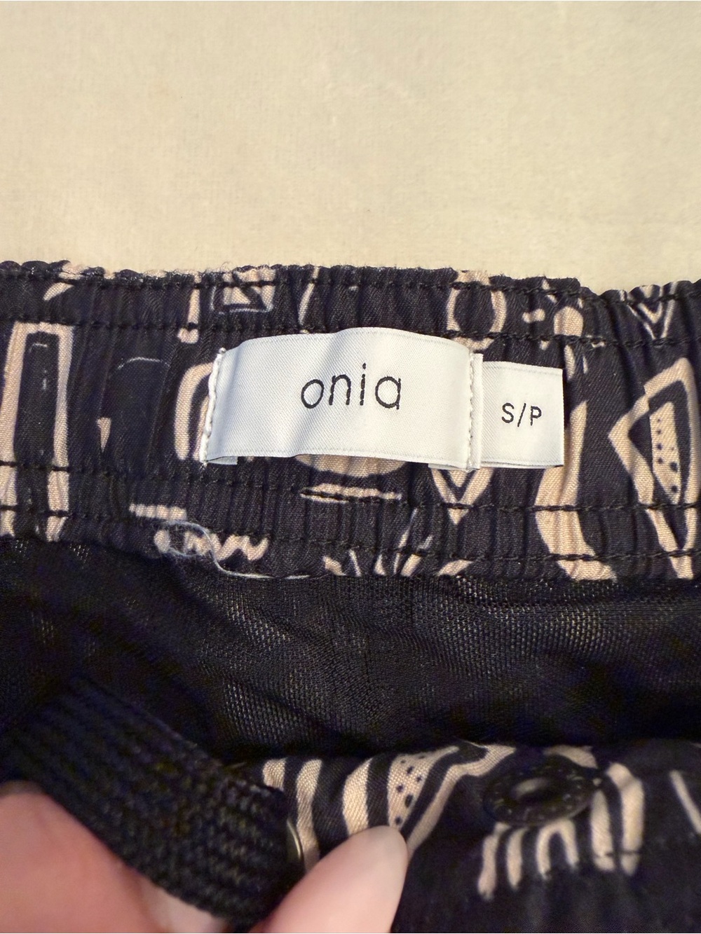 EUC! Onia The Calder Board Shorts Swim Trunks Black Tan Tribal Geo 7.5", sz S - Picture 2 of 12